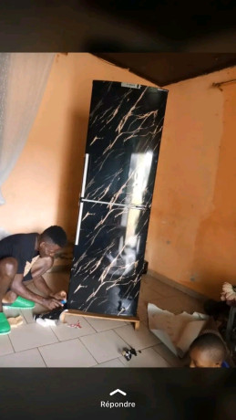 papier-peint-autocollant-a-vendre-big-0