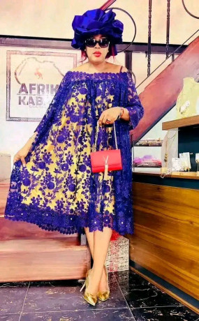 venez-chercher-vos-tenues-mes-dames-big-0