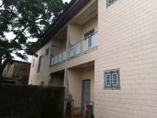 deux-duplex-a-vendre-au-carrefour-des-carreaux-big-1