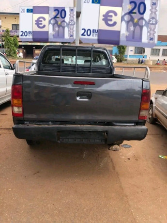 toyota-piukup-hillux-annee-2009-2010-big-2