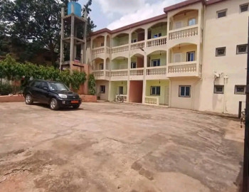 YAOUNDÉ - FOUGEROLE    APPARTEMENT À LOUER