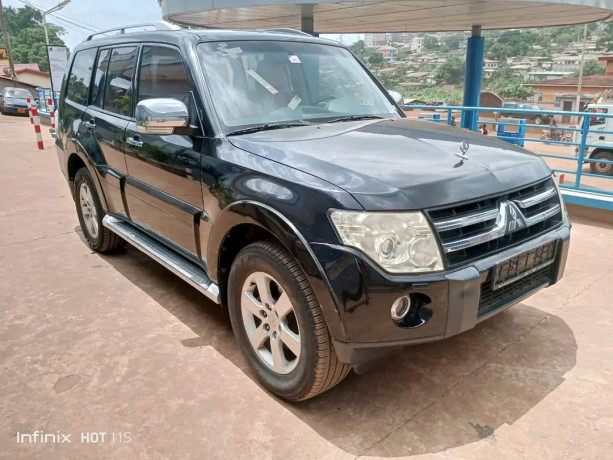 mitsubishi-pajero-2008-big-1