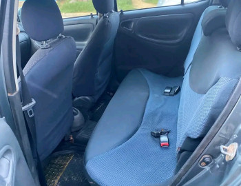 Toyota YARIS 2005 bien propre Cho Cho !!!
