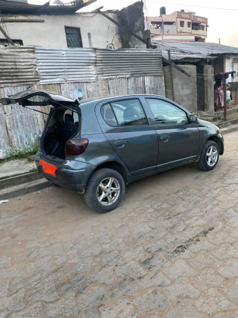 toyota-yaris-2005-bien-propre-cho-cho-big-3