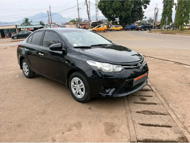 toyota-yaris-sedan-big-3