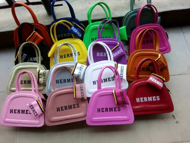 des-sacs-a-vendre-big-1