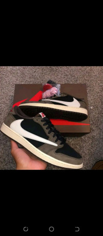 tennis-a-vendre-big-1