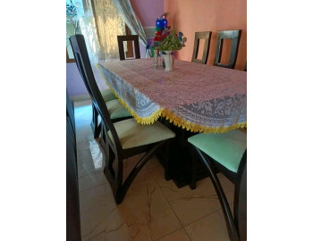 Salle à manger 8 places. En vide grenier