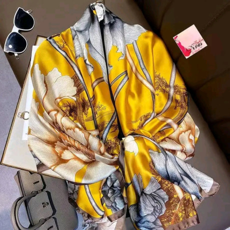 foulards-chics-a-vendre-les-couleurs-sont-disponibles-big-0