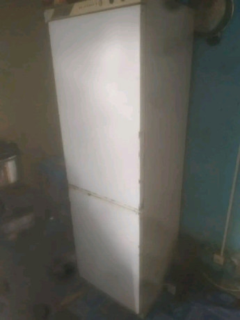 frigo-2-battant-propre-congele-tres-bien-big-0