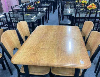 Table téléviseur, salle à manger à vendre