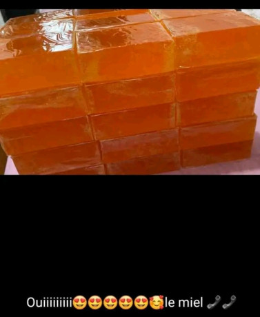 savon-super-super-eclaicirsant-gommant-et-reparateur-pour-vos-probleme-de-peau-big-0