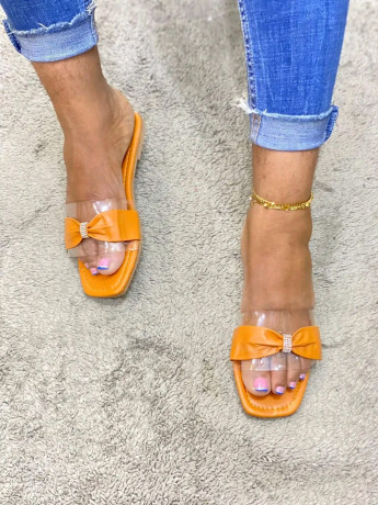 les-babouches-a-3000frs-la-pair-big-0