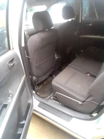 toyota-corolla-verso-7-places-super-propre-climatisee-big-1