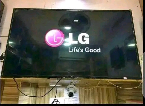 ecran-plat-neuf-avec-facture-et-telecommande-big-0