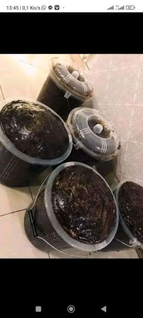 savon-noir-dose-super-eclaircissant-te-debarrasse-de-tout-imperfections-big-0