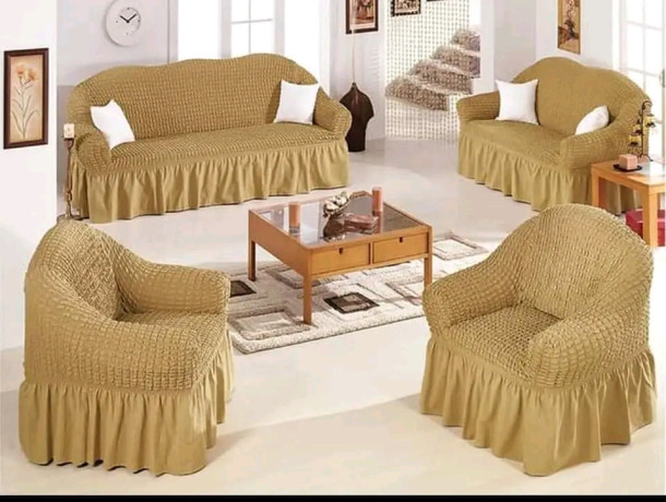 housses-pour-couvrir-vos-canapes-abimes-big-0