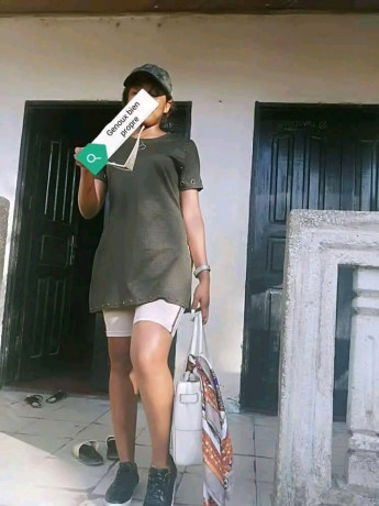 savon-noir-compose-super-gommant-et-eclaircissant-big-1