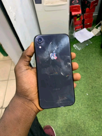 iphone-xr-64go-big-0