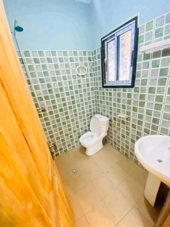 voici-un-magnifique-appartement-haut-standing-hyper-soft-staffe-et-lustre-big-2