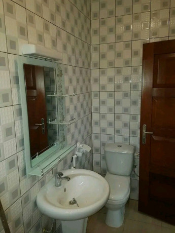 cette-somptueuse-residence-ne-reflete-que-le-meilleur-et-le-confort-big-1