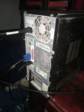 ordinateur-avec-wifi-big-1