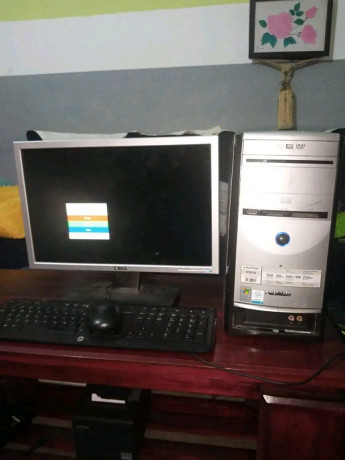 ordinateur-avec-wifi-big-0