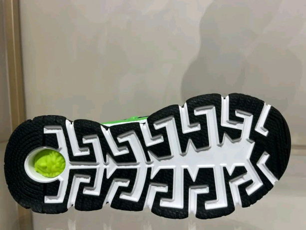 chaussure-a-vendre-apres-reservation-big-2