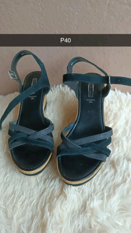 chaussures-en-provenance-de-suisse-en-vente-big-4