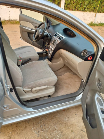 toyota-yaris-annee-2008-moteur-vvti-occasion-deurope-bien-climatise-big-1