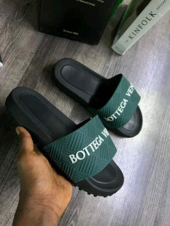 chaussures-a-vendre-matiere-irreprochable-big-0