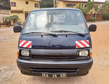 Moteur 5l nouvellement immatriculé papier a jour 1ans prêt à voyager