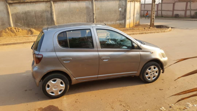 toyota-yaris-annee-2003-moteur-essence-vvti-big-4