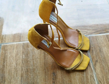 Talon en vide grenier