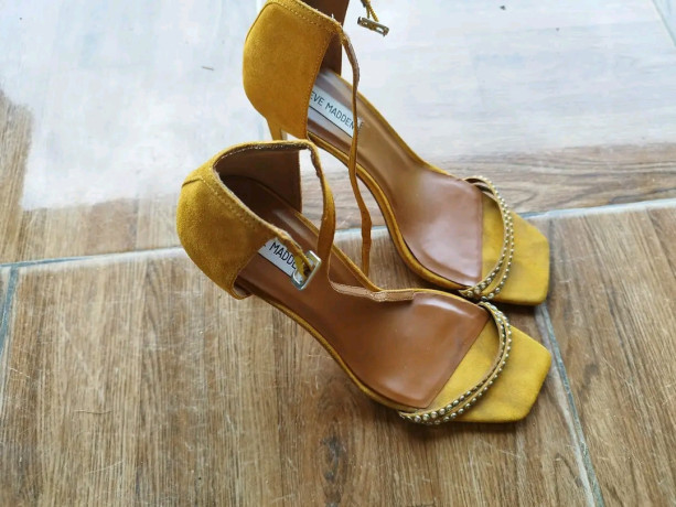 talon-en-vide-grenier-big-0