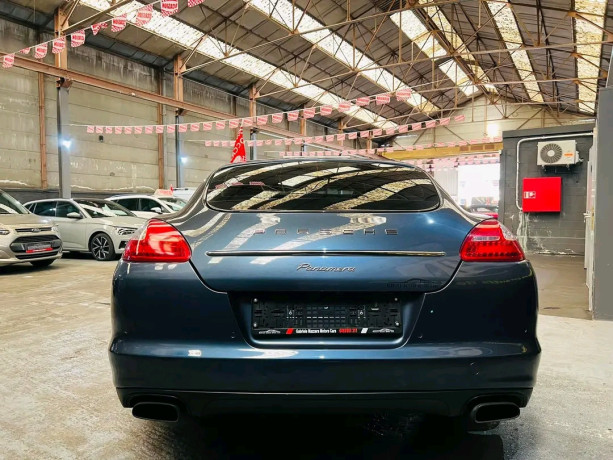 porsche-panamera-3-l-diesel-155kw-211cv-big-0