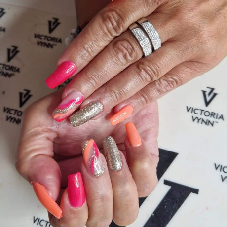 manicure-et-pedicure-subliminal-embelliser-vos-ongles-big-0