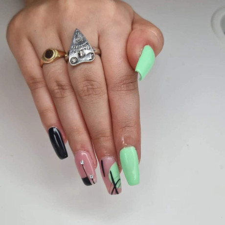 manicure-et-pedicure-subliminal-embelliser-vos-ongles-big-3