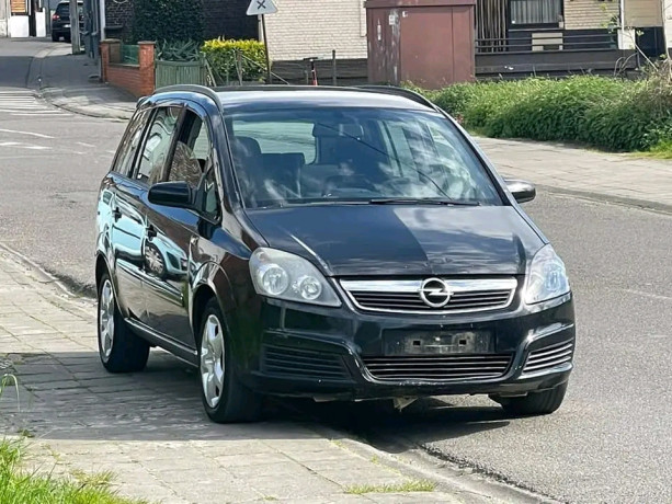 opel-zafira-voiture-super-bien-big-0