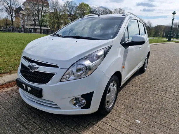 chevrolet-spark-10cc-big-1