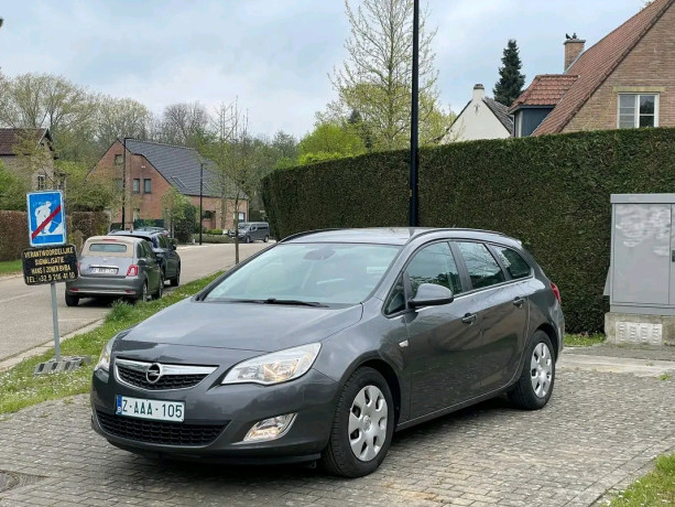 opel-astra-diesel-big-0