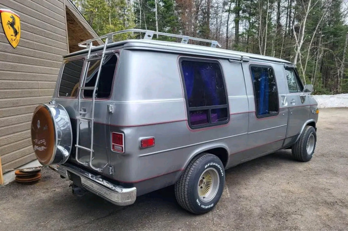 van-vandura-2500-big-0