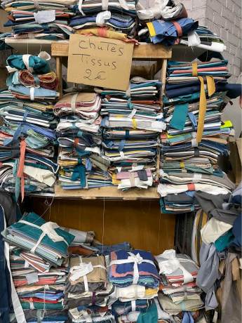 chutes-de-coupe-de-linge-de-lit-a-voir-sur-la-gorgue-big-0