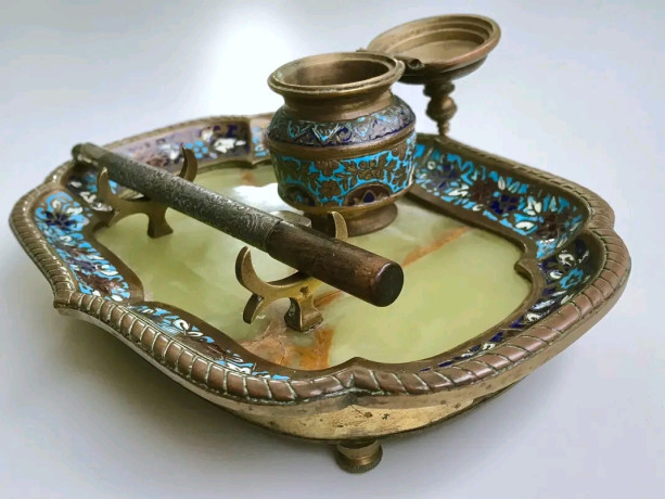 encrier-avec-son-repose-plume-a-limoges-en-france-big-1