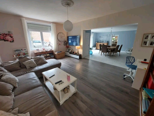 batiment-grande-terrasse-un-beau-terrain-de-1288m2-big-0