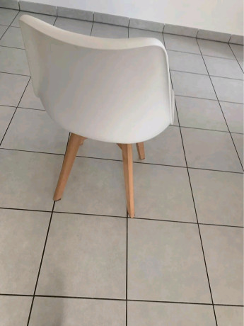 chaises-scandinaves-blanche-big-1