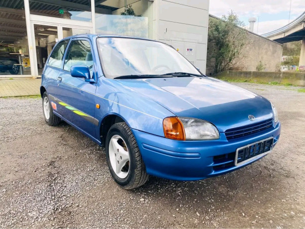 toyota-starlet-big-0