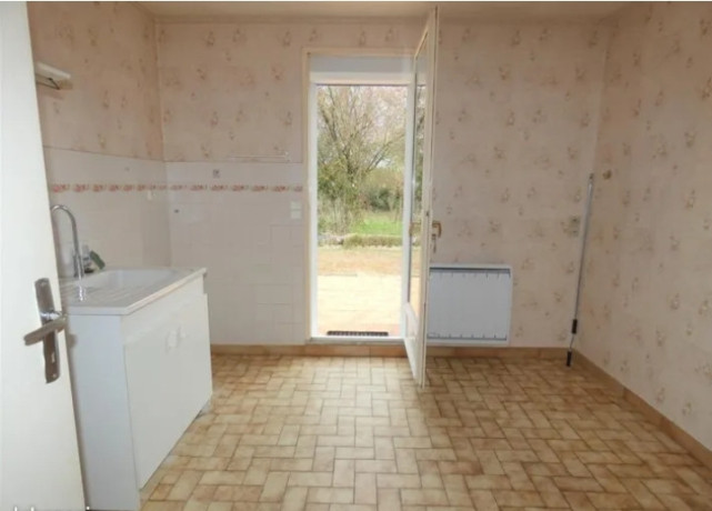 maison-5-pieces-101-m2-5-pieces-101-m2-la-chapelle-saint-remy-72160-168800-1671-m2-big-2