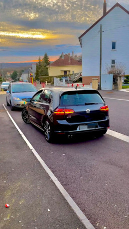 2017-volkswagen-golf-hatchback-249-500-kilometres-au-compteur-big-0