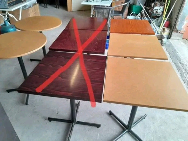 5-tables-pour-restaurant-ou-autre-plateaux-en-bois-de-qualites-pro-60x60-pieds-en-metal-big-0